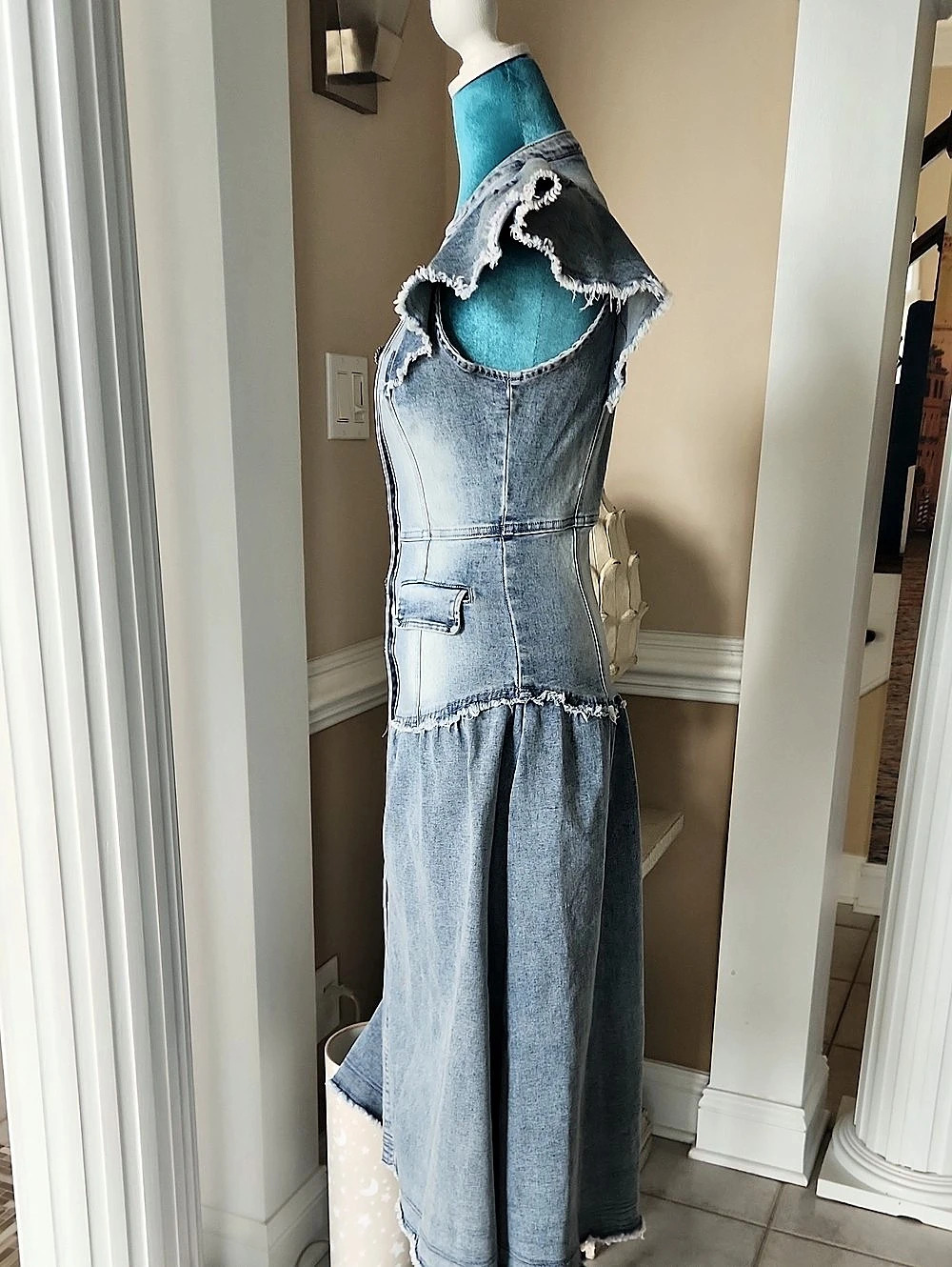 En Saison Denim Flutter Sleeve Button-Front Midi Dress in Blue Xs - Picture 5 of 16